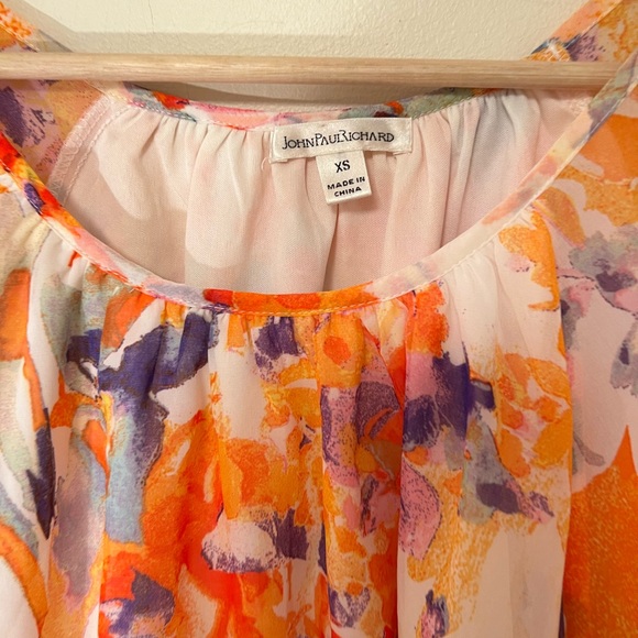 NWT John Paul Richard Floral Top size XS - Picture 3 of 4